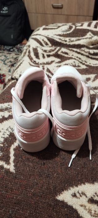 Маратонки adidas 36 2/3 номер отлични