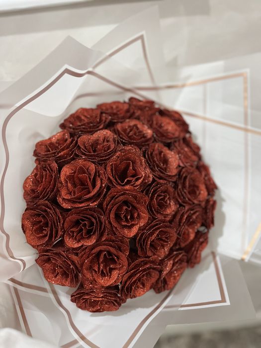 Buchet 29 de trandafiri imperiali cu sclipici