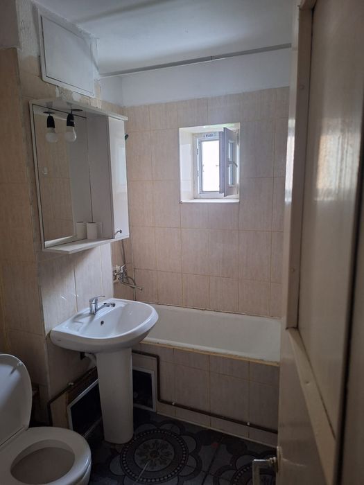 Apartament 2 camere decomandat 1 Mai- Pelendava