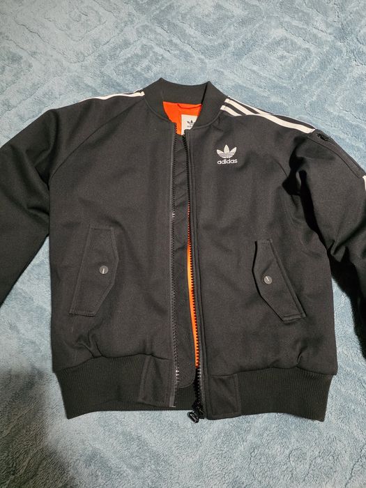 Дамско яке adidas