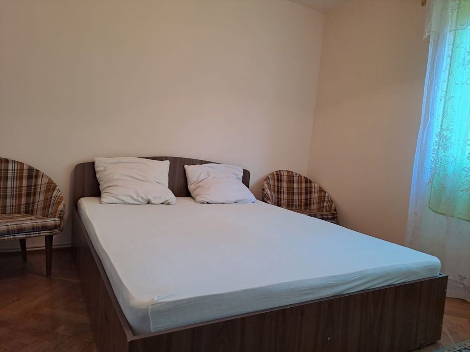 Inchiriez apartament tg secuiesc