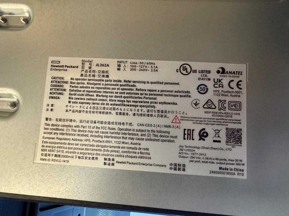 Switch HPEaruba networking JL262A Enterprise