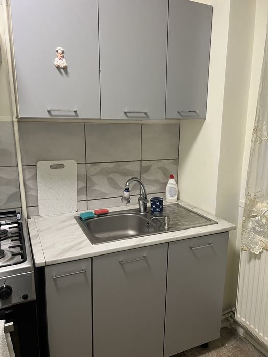 Oportunitate: Bucătărie Completă Modernă + Aragaz Beko + Hotă