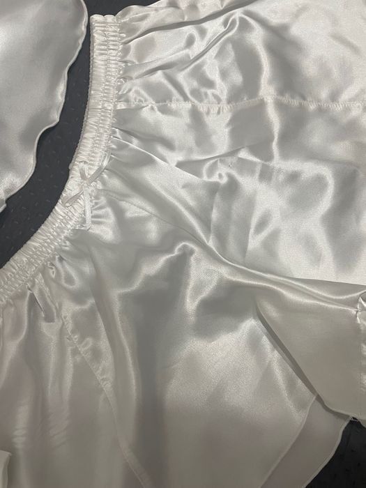 Бял сатенен комплект от три части