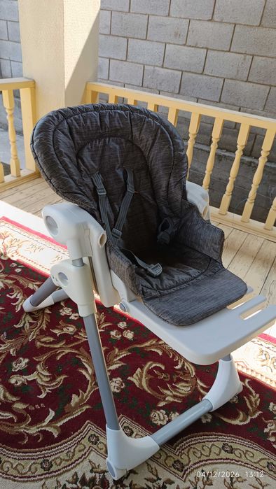 Детский стульчик для кормления