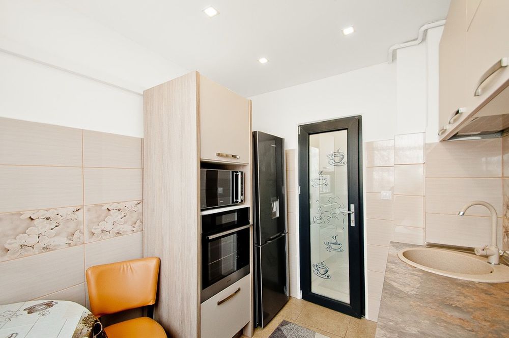 Vand apartament 3 camere