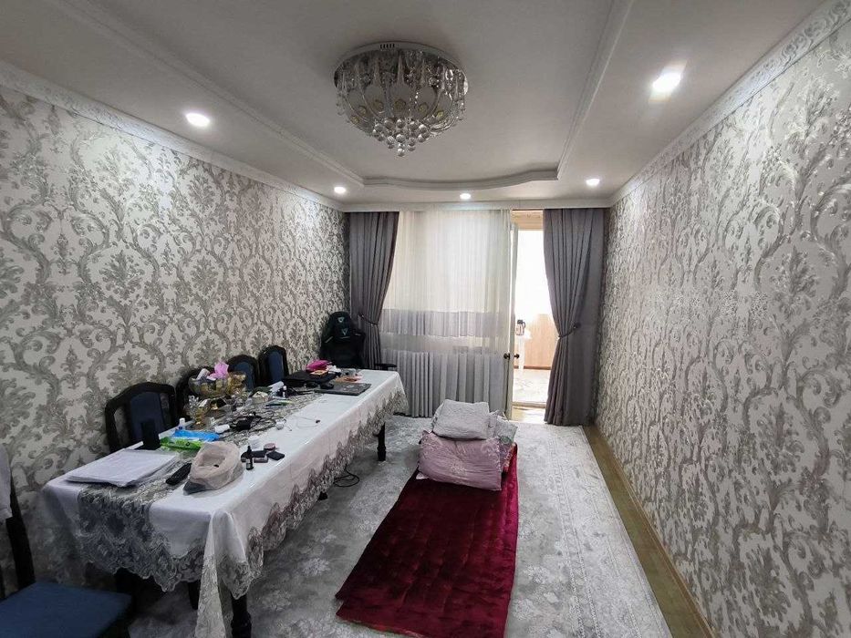 Dokon yoki ofis uchun ideal joy. Ecobozorda 3/1/5 kvartira sotiladi.