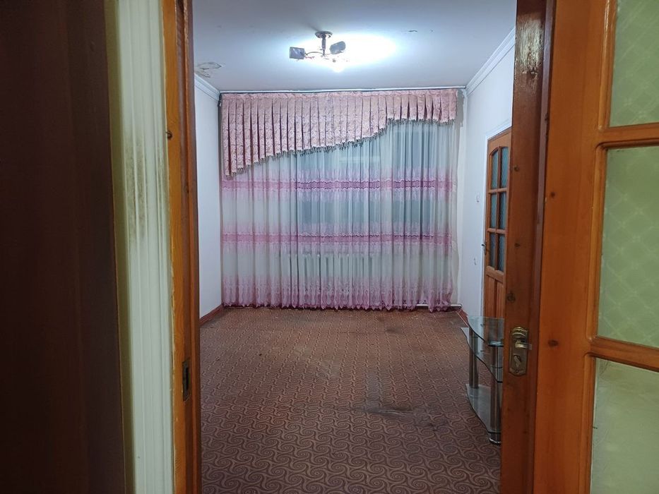 Продаётся квартира на Чиланзаре 15 с большим болконом 2 комнатная