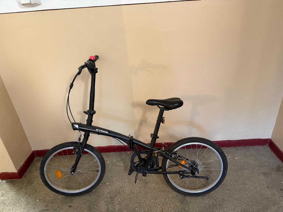 Vând bicicleta pliabila btwin neagra folosita