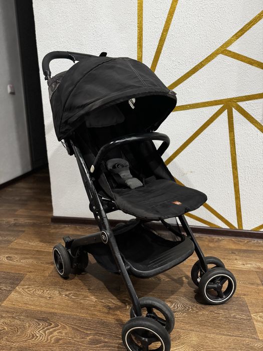 Продам прогулочную коляску