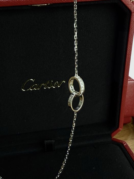 Колие Cartier с диаманти от колекцията LOVE