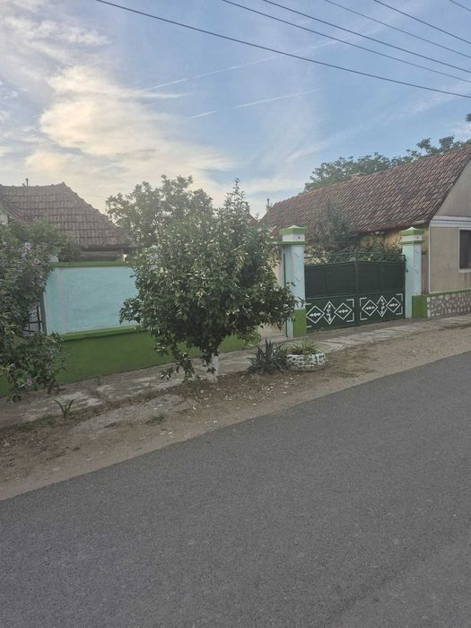 Casa de vanzare in centru la Covasant | Arad