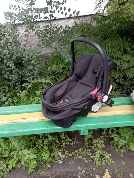 Продам коляску 3 в 1