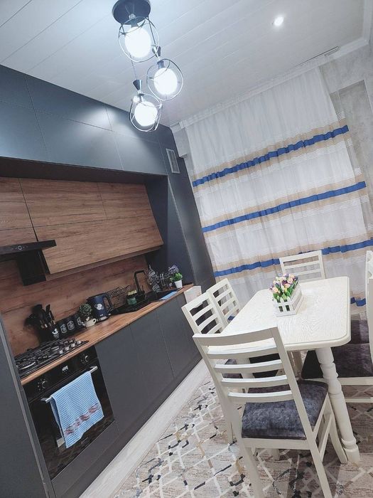 Sag'bon Nurafshon chorrahasida uy sotiladi.