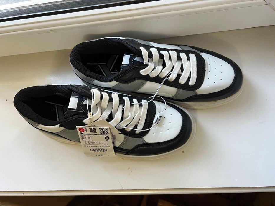 Сникерсы от Zara USA