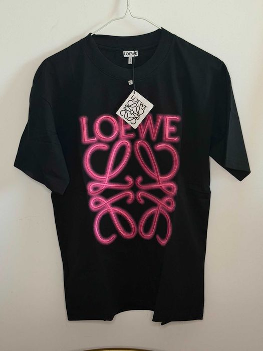 Tricou Loewe negru cu roz marimea XL nou originala