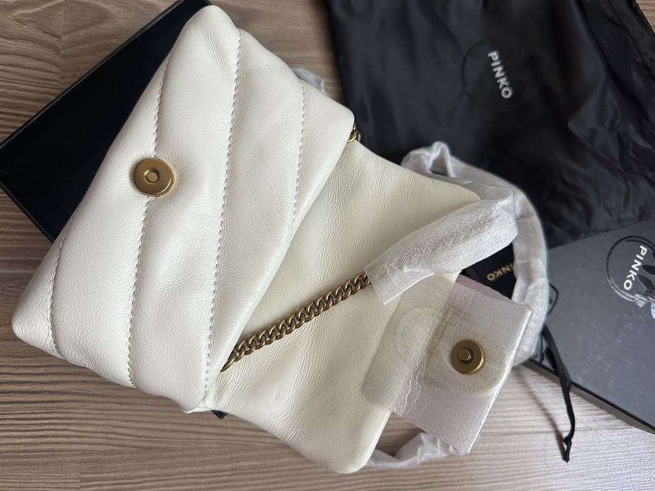 Чисто нова чанта Pinko micro puff бяла