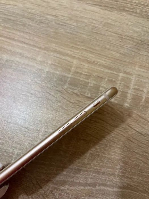 Apple iPhone 8 128GB памет Rose Gold Смартфон като нов (Отключен)