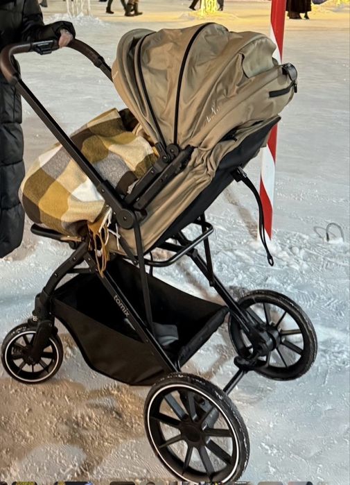 Коляска всесезонная