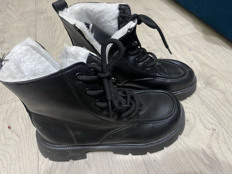 Продам 2500 новые 38размер