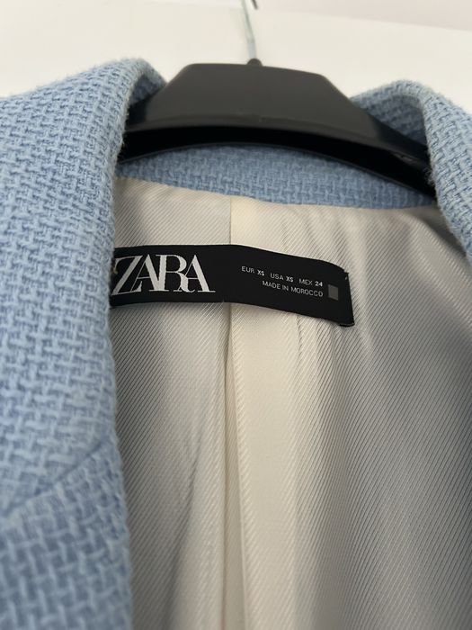 Sacou albastru deschis marca Zara
