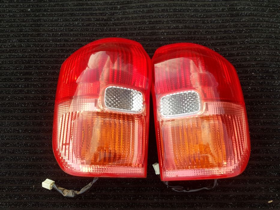 Оригинални стопове Toyota Rav 4 Тойота Рав4 2001г-2004г Ляв Десен стоп