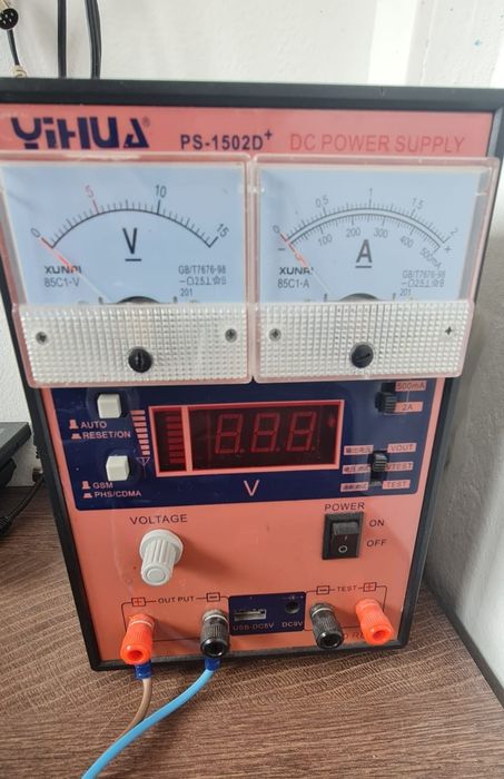 Sursa de tensiune Yihua 1502D+ 15V 2A