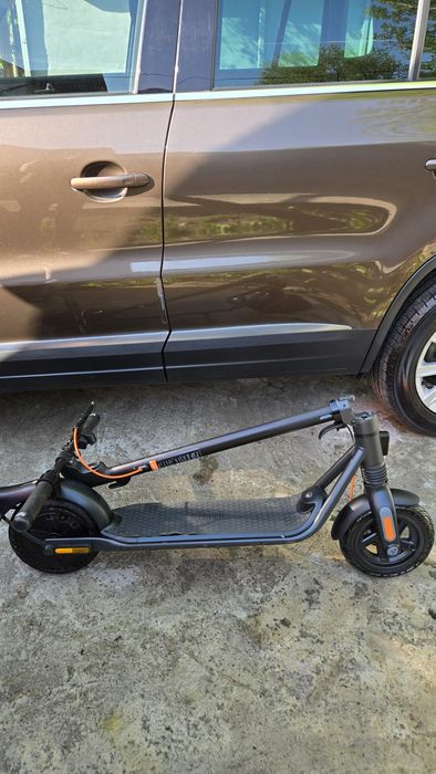 Продам срочно ! Электро самокат Ninebot f 2 .