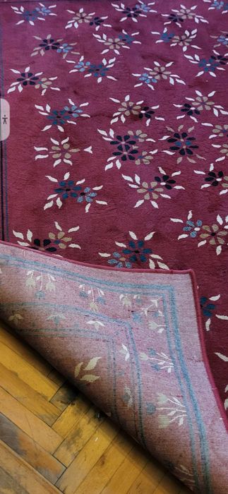 Covor persan lucrat manual in stare buna