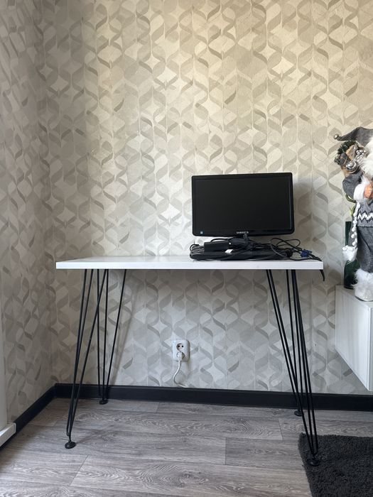 Продас консольный стол.