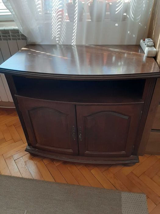 Тв.шкаф масив ширина 90,височина 77 см/ дълбочина 50 см