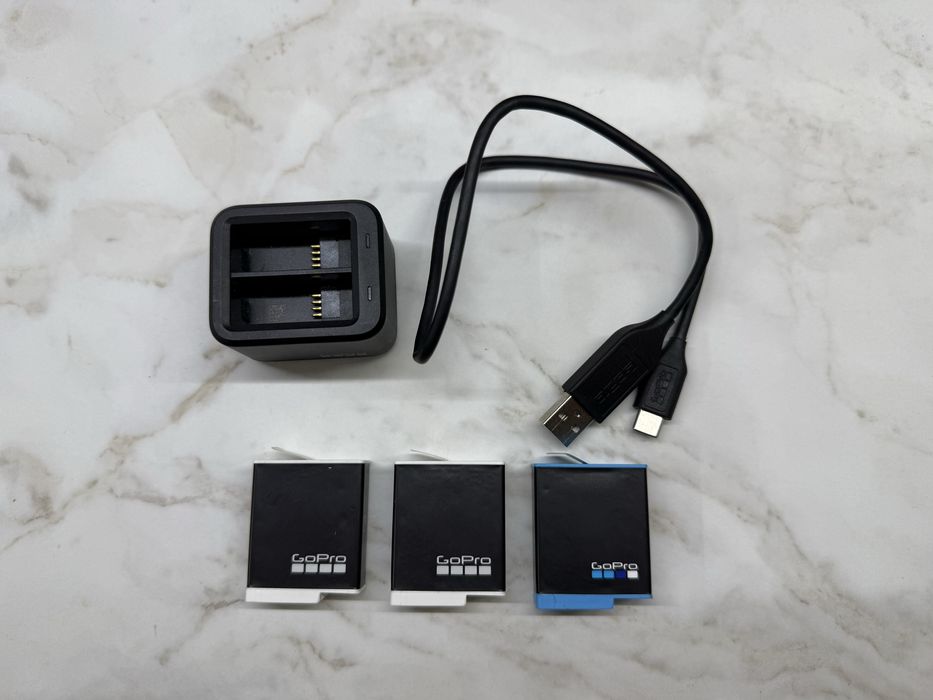 GoPro Hero 10 + Enduro  батерии + Max lens mod + Volta battery grip