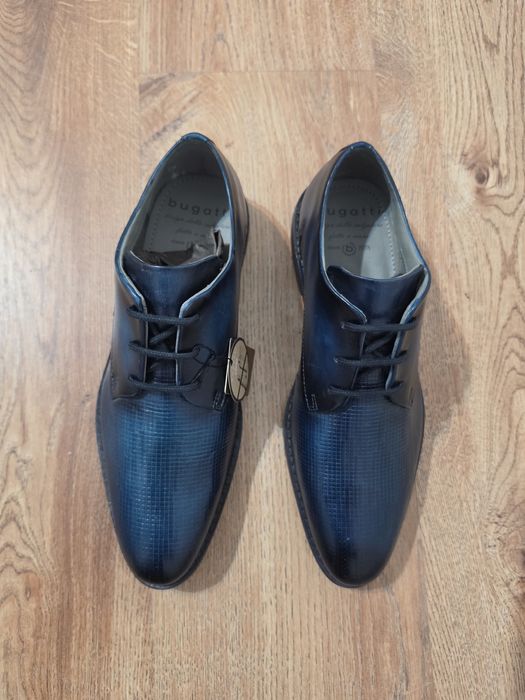 Vând pantofi eleganți Bugatti bărbați, mărimea 40