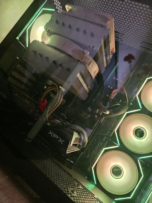 Геймърски компютър i7 8700k | RX 6600 | 16 Gb Ram | Nvme