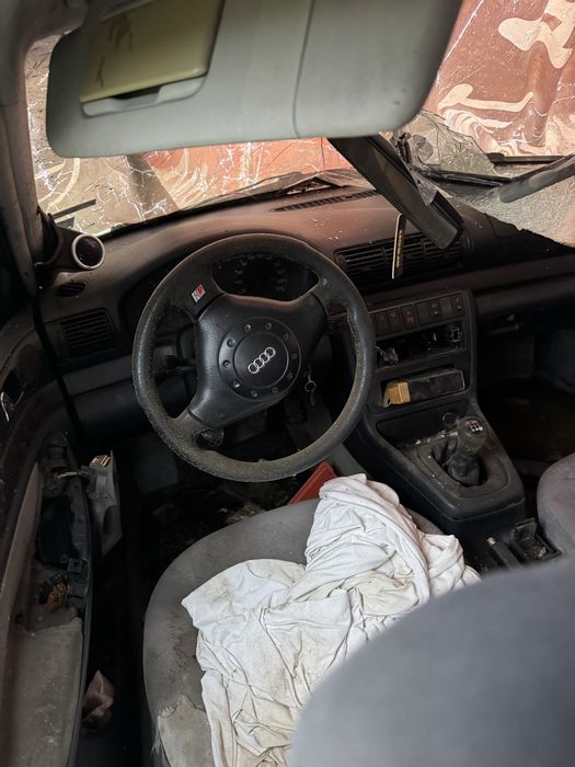 Ауди А4 б5 1.9 тди 90 к.с продава се цяло