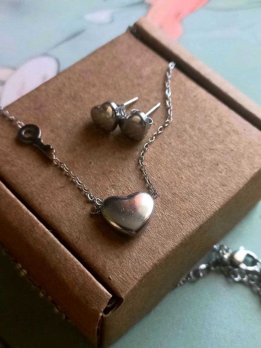 Продам комплект подвеска серьги