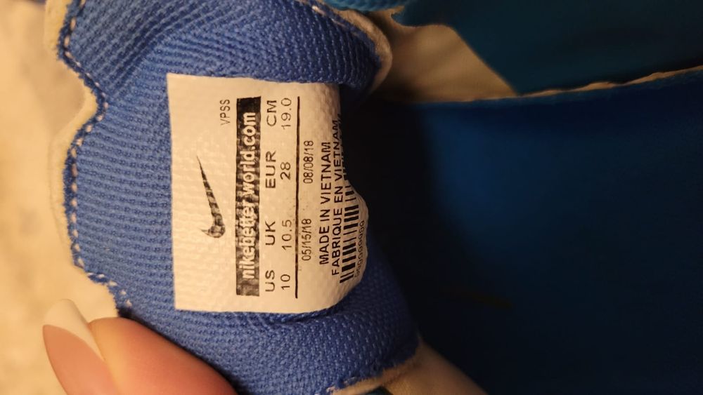 Бутсы новые Nike