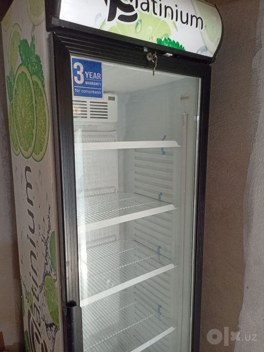 3 qavatli vitrina muzlatgich sotiladi