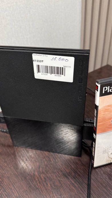 PlayStation 2 +4 диска в отличном состоянии