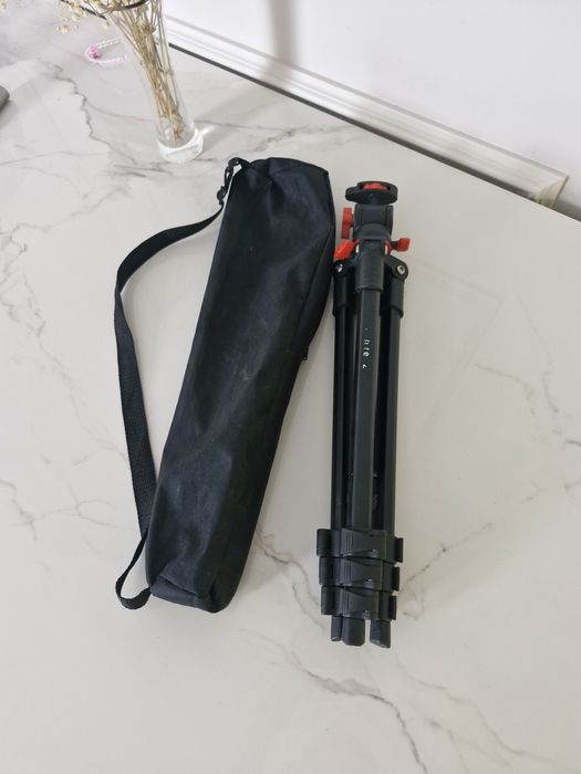 В продаже штатив для камеры