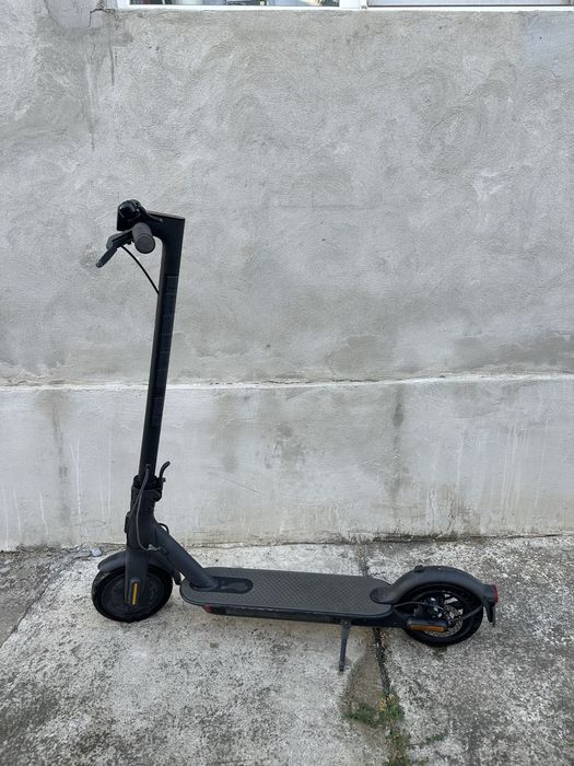 Trotineta electrica Xiaomi Mi Essential