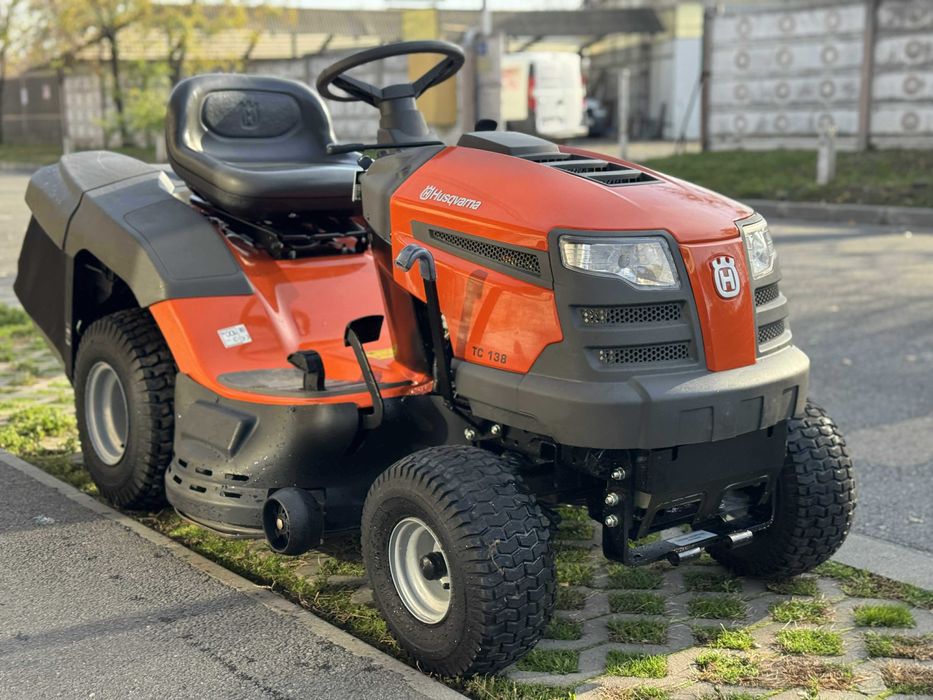 Tractoras de tuns iarba Husqvarna Tc ca Nou