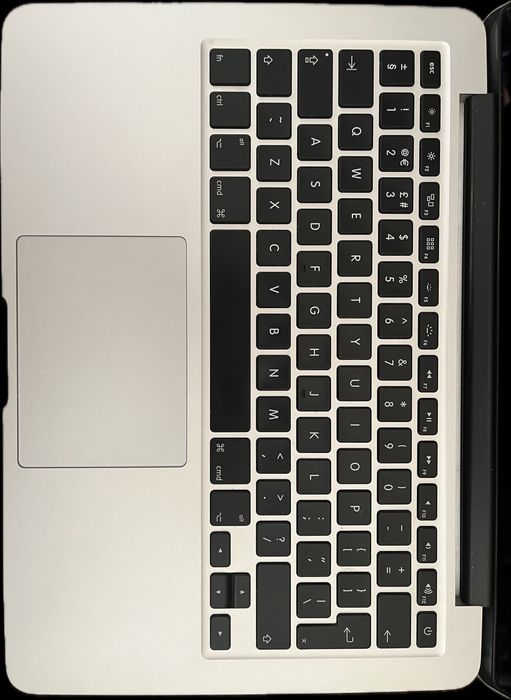 Продам MacBook Pro