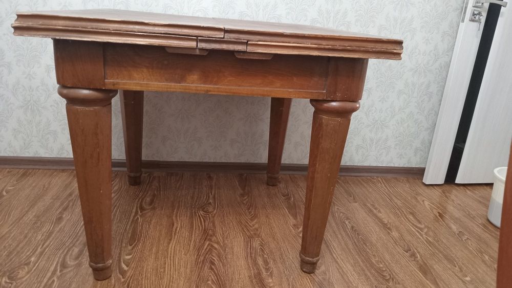 Срочно!Стол дубовый, стариный, антикварный.