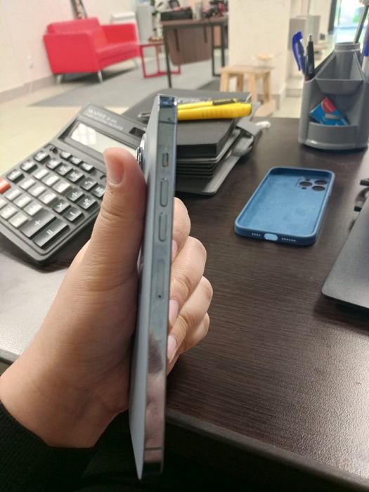 Продам Iphone 13pro max