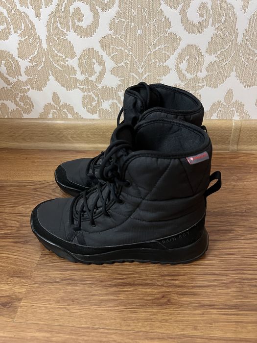 Продам кроссовки