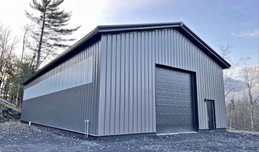 Vand hale metalice invelite cu panou sau tabla direct producator