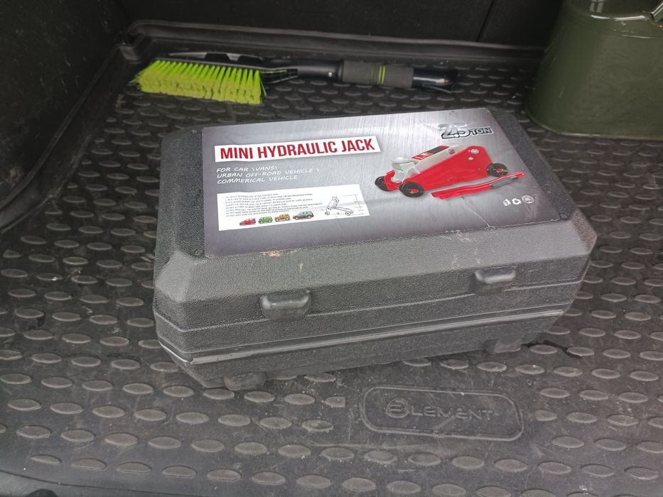 домкрат 2.5 тонны 20000