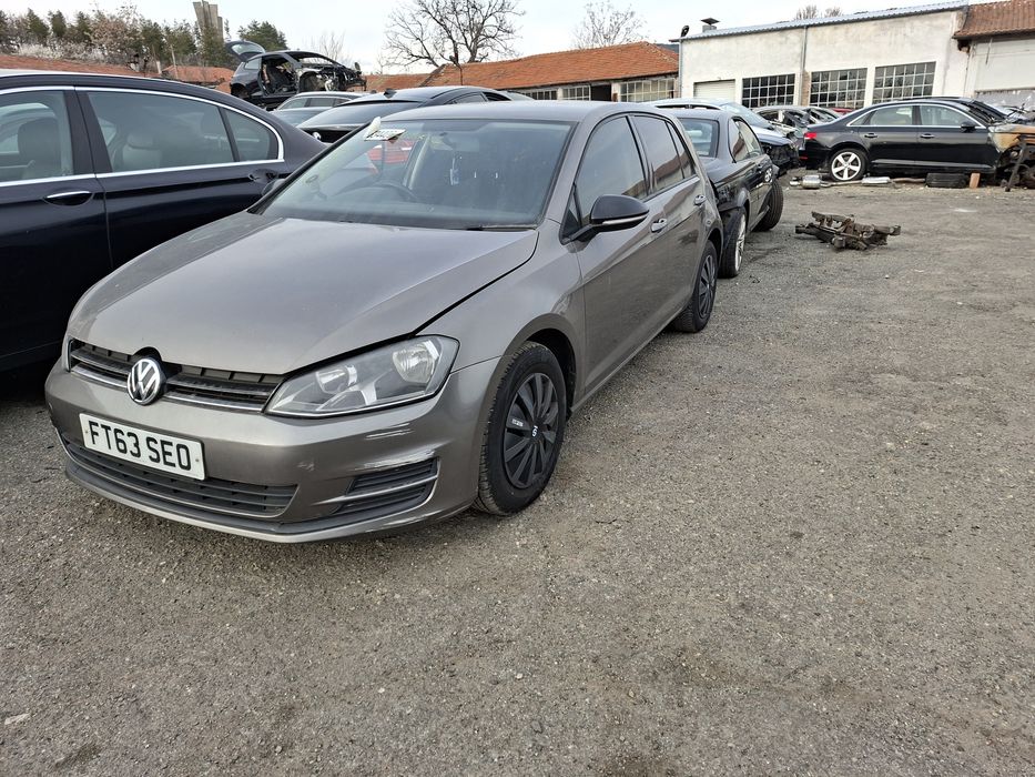 Фолксваген Голф 7  1.2 tfsi 2015 година
