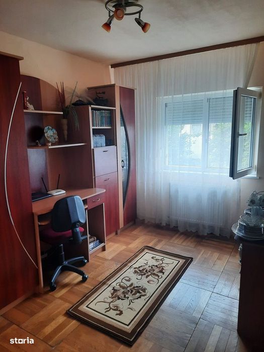 Apartament 4 camere, 2 bai, Micalaca - Miorita, 92 mp, renovat